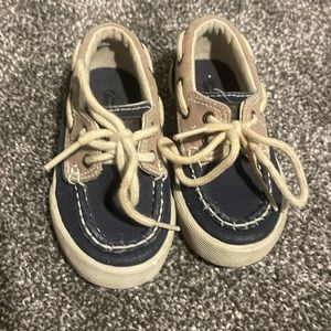 Tommy Hilfiger size 5 boys toddler shoes